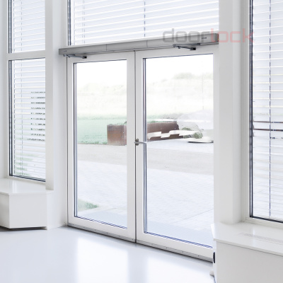 Привод распашной GEZE Powerturn для 2-х створчатой двери с рычажными тягами, серебристый